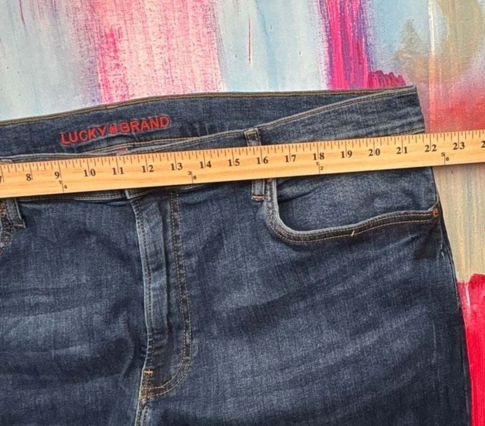 Lucky Brand 223 Straight Leg Jeans 42x30 - Picture 5 of 12